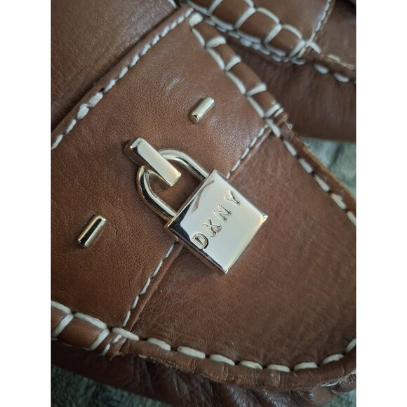 DKNY Lennon Mocassin Womans 9M Pebble Leather Walnut Brown Loafers Slip On Shoes - Picture 3 of 9
